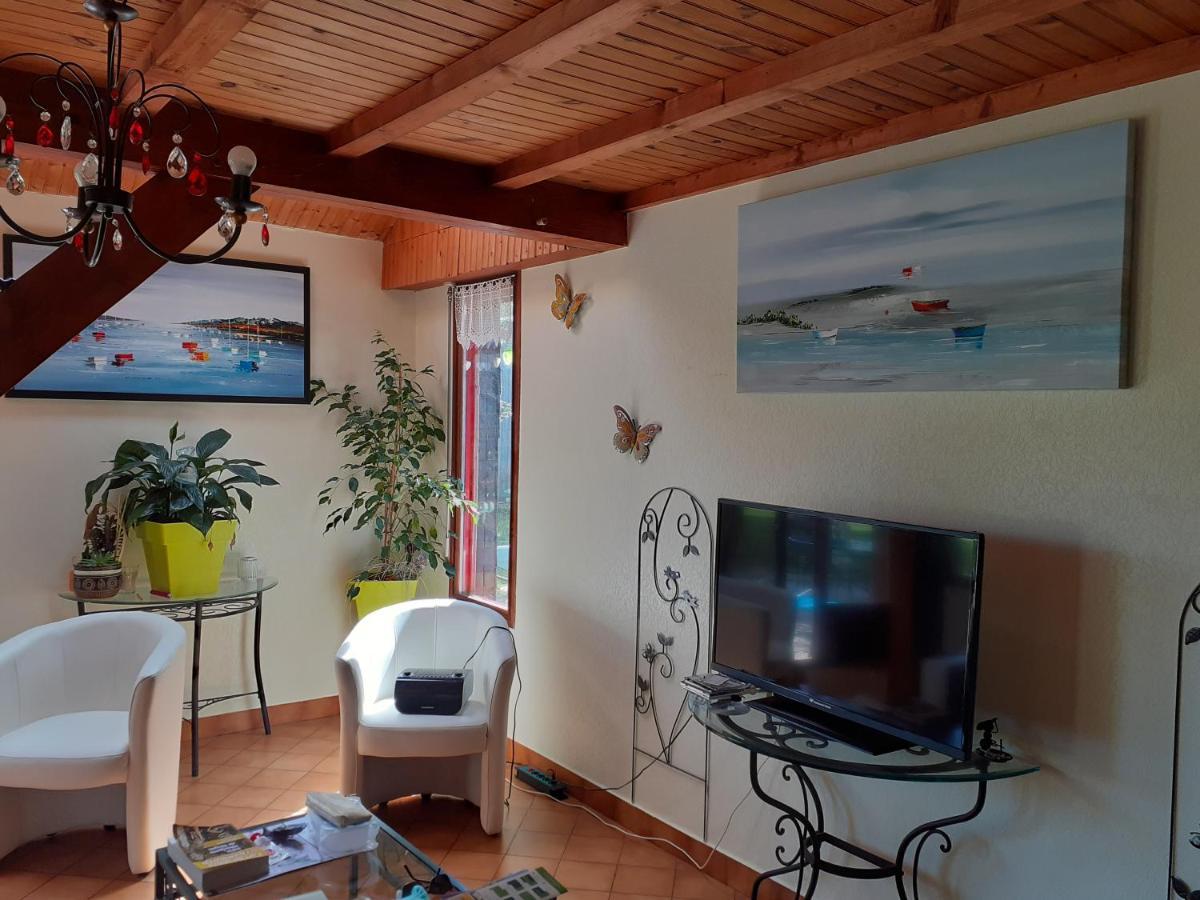 Chez Christine Bed & Breakfast Noyal-Pontivy Exterior foto